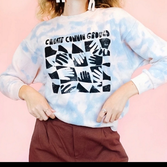 Dazey La Create Common Ground tie dye sweatshirt - Picture 2 of 4